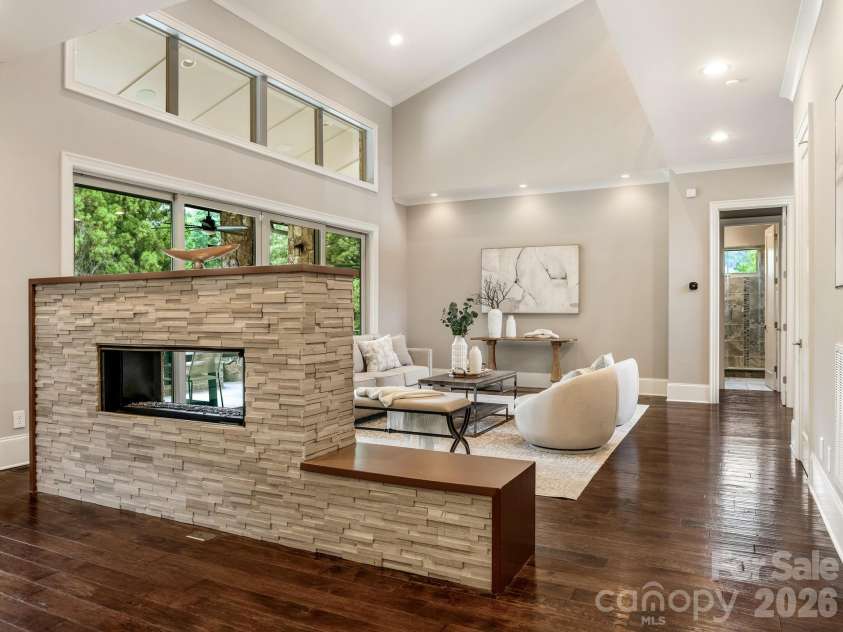 2011 Sharon Avenue, Charlotte, NC 28211.  MLS# CAR4409632, YatesRealty ID 41300. Great Room