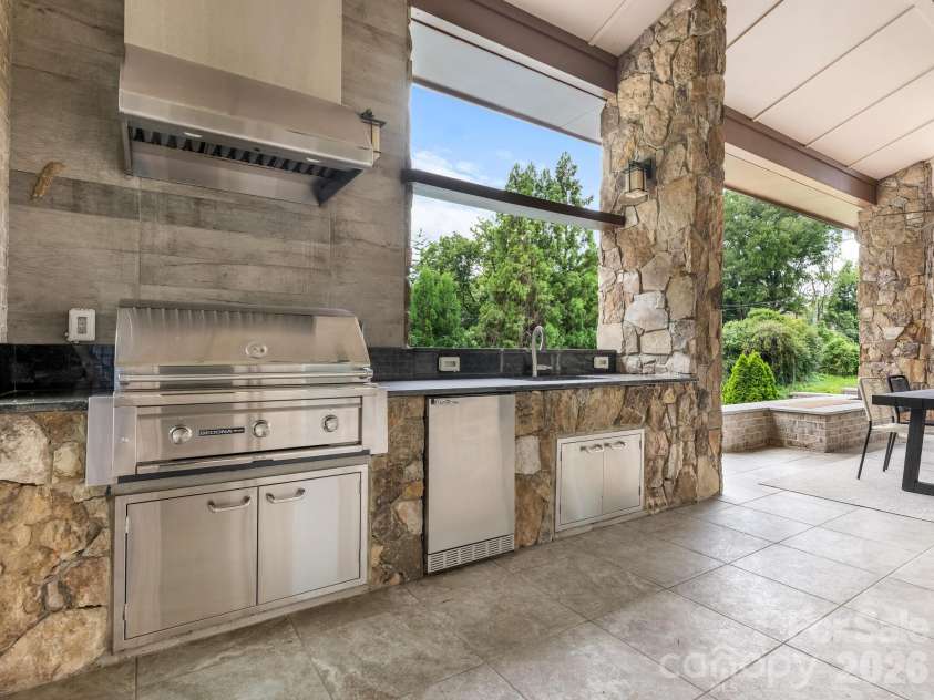 2011 Sharon Avenue, Charlotte, NC 28211.  MLS# CAR4409632, YatesRealty ID 41300. Outdoor Kitchen