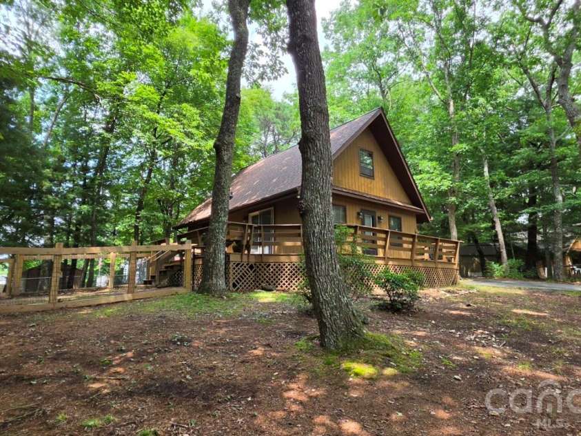 139 Little Creek Lane, Glade Valley, NC 28627.  MLS# CAR4407519, YatesRealty ID 41301. 