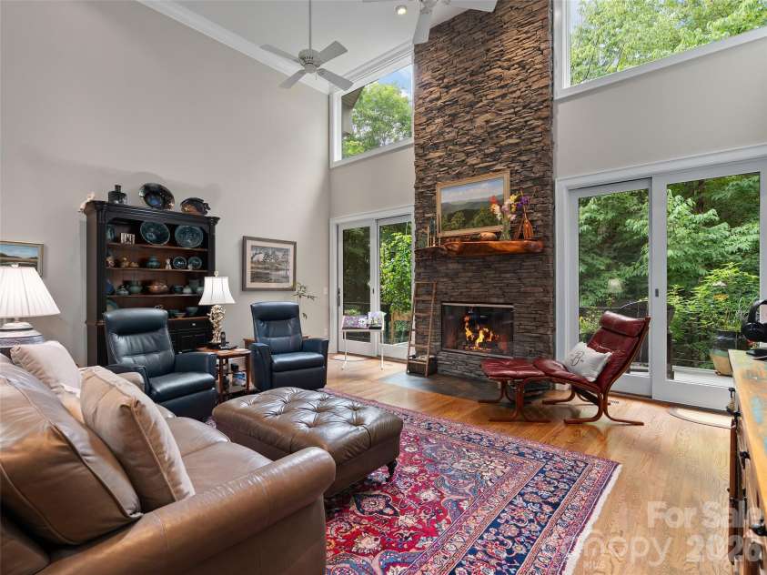 515 Flying Hawk Trail, Waynesville, NC 28786.  MLS# CAR4409862, YatesRealty ID 41304. 