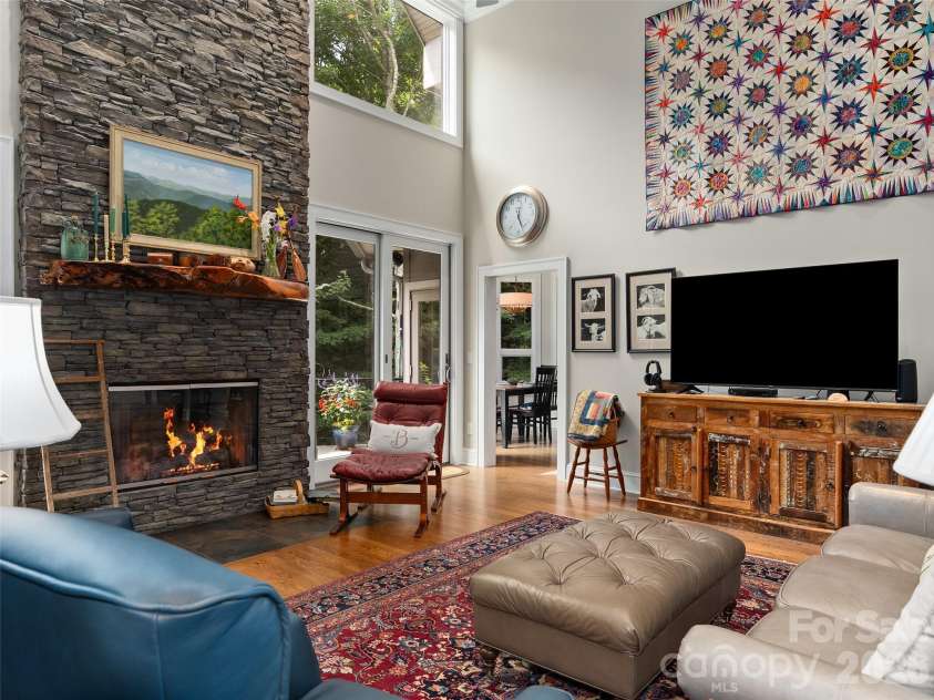 515 Flying Hawk Trail, Waynesville, NC 28786.  MLS# CAR4409862, YatesRealty ID 41304. 