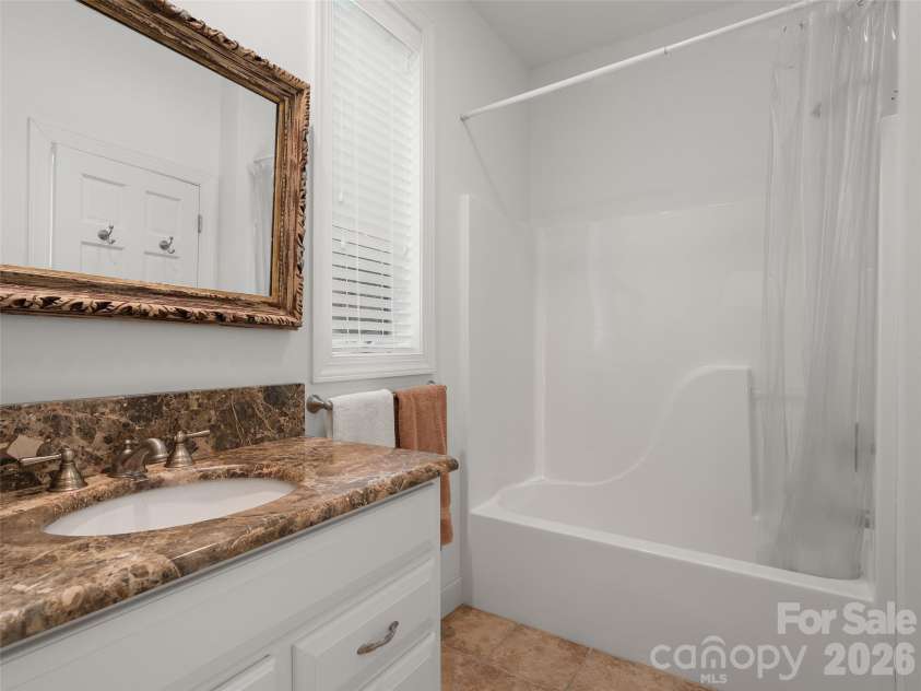 515 Flying Hawk Trail, Waynesville, NC 28786.  MLS# CAR4409862, YatesRealty ID 41304. 