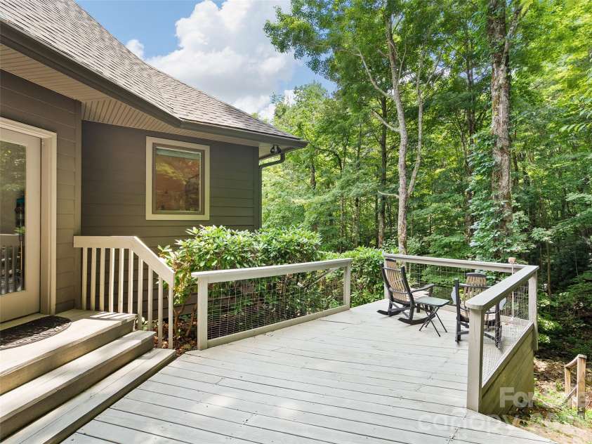 515 Flying Hawk Trail, Waynesville, NC 28786.  MLS# CAR4409862, YatesRealty ID 41304. 