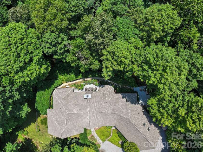515 Flying Hawk Trail, Waynesville, NC 28786.  MLS# CAR4409862, YatesRealty ID 41304. 