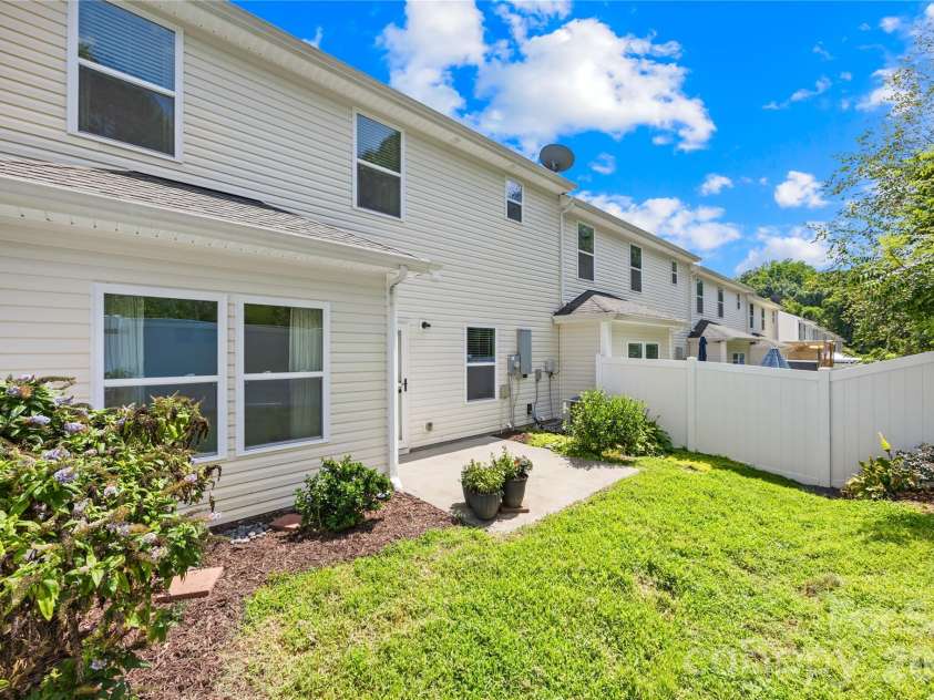 4059 Creekstone Trace, Gastonia, NC 28056.  MLS# CAR4410193, YatesRealty ID 41307. 