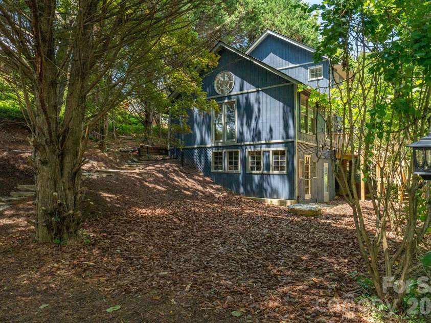 366 Cabin Hollow Drive, Marshall, NC 28753.  MLS# CAR4402310, YatesRealty ID 41308. 