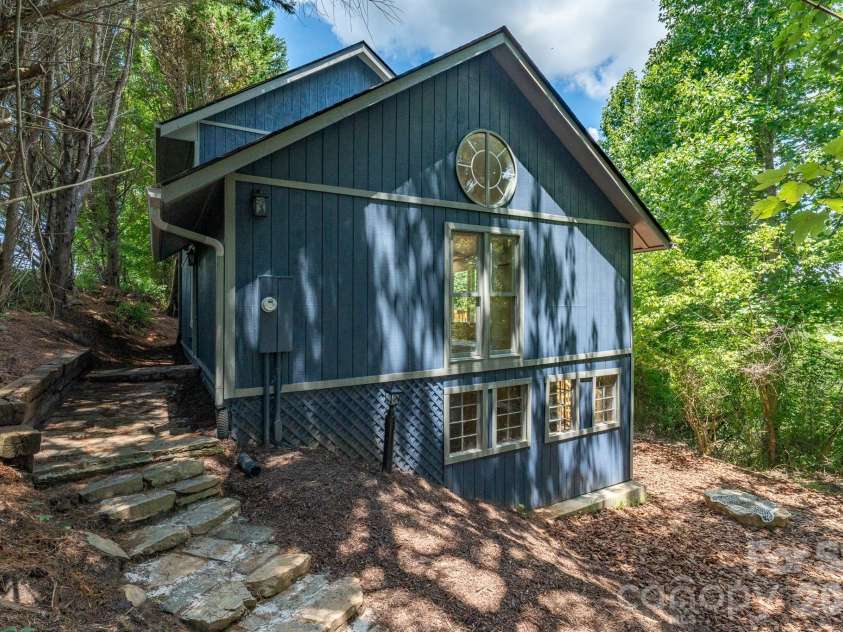 366 Cabin Hollow Drive, Marshall, NC 28753.  MLS# CAR4402310, YatesRealty ID 41308. 