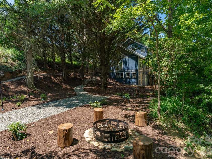 366 Cabin Hollow Drive, Marshall, NC 28753.  MLS# CAR4402310, YatesRealty ID 41308. 