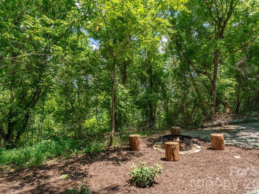 366 Cabin Hollow Drive, Marshall, NC 28753.  MLS# CAR4402310, YatesRealty ID 41308. 