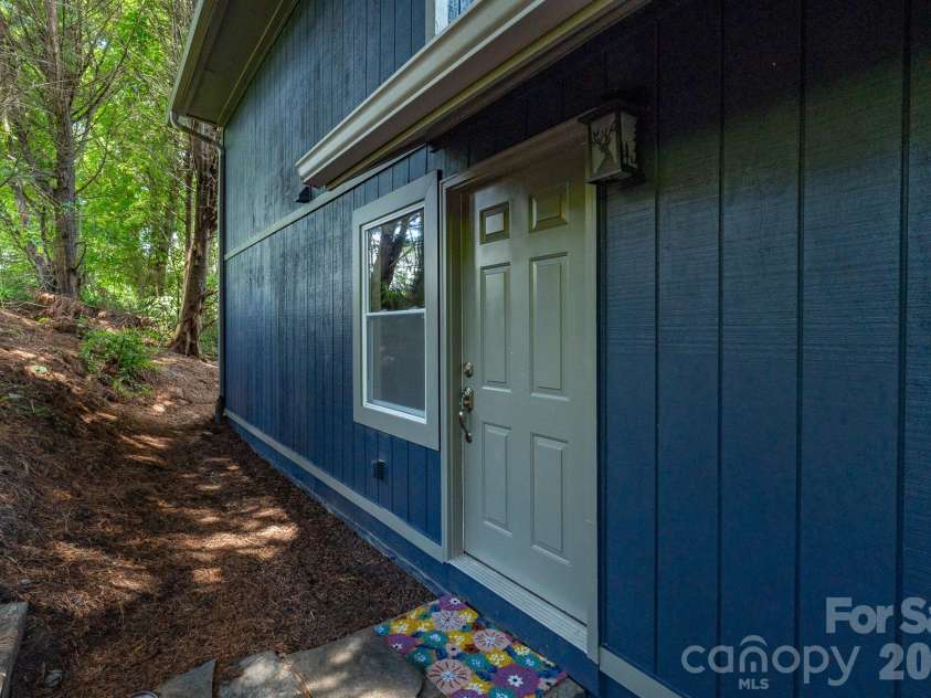 366 Cabin Hollow Drive, Marshall, NC 28753.  MLS# CAR4402310, YatesRealty ID 41308. 