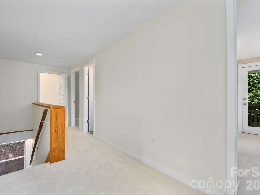 366 Cabin Hollow Drive, Marshall, NC 28753.  MLS# CAR4402310, YatesRealty ID 41308. 