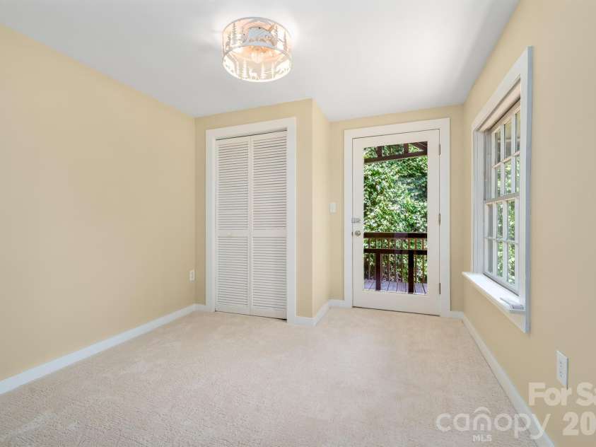 366 Cabin Hollow Drive, Marshall, NC 28753.  MLS# CAR4402310, YatesRealty ID 41308. 