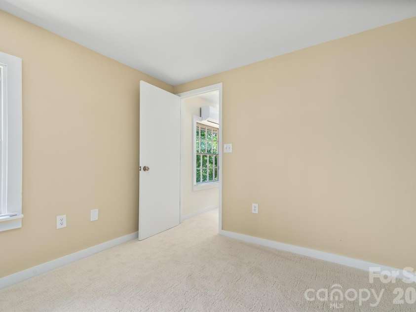 366 Cabin Hollow Drive, Marshall, NC 28753.  MLS# CAR4402310, YatesRealty ID 41308. 