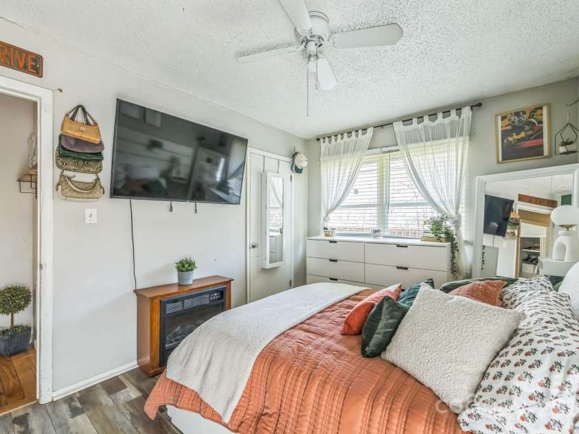 2100 Pisgah Highway, Candler, NC 28715.  MLS# CAR4238028, YatesRealty ID 4131. 