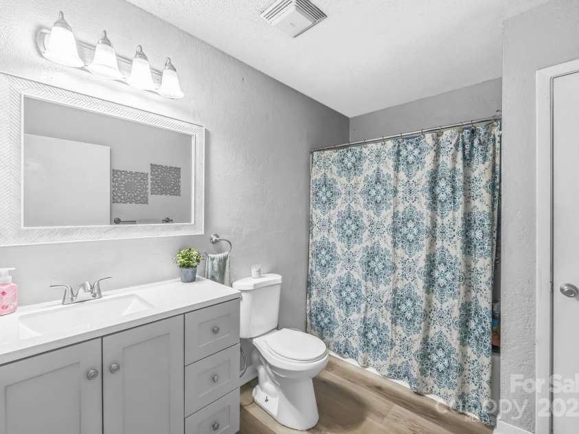 2100 Pisgah Highway, Candler, NC 28715.  MLS# CAR4238028, YatesRealty ID 4131. 