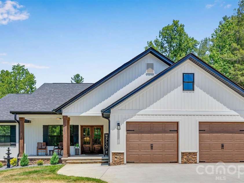1203 Summerhill Street, Lenoir, NC 28645.  MLS# CAR4398877, YatesRealty ID 41310. 