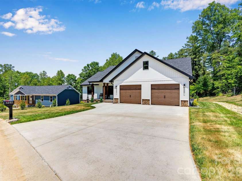 1203 Summerhill Street, Lenoir, NC 28645.  MLS# CAR4398877, YatesRealty ID 41310. 