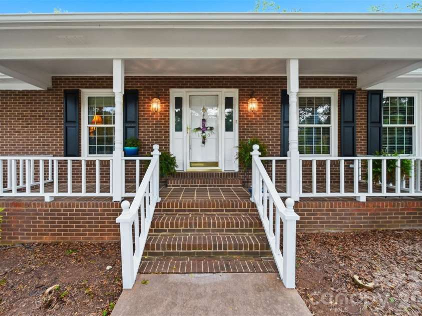 1756 12th Street Drive, Hickory, NC 28601.  MLS# CAR4407511, YatesRealty ID 41311. 