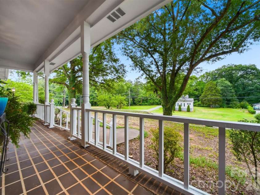 1756 12th Street Drive, Hickory, NC 28601.  MLS# CAR4407511, YatesRealty ID 41311. 