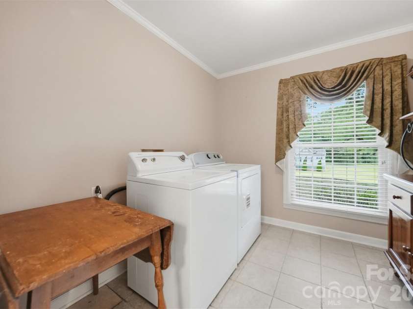 1756 12th Street Drive, Hickory, NC 28601.  MLS# CAR4407511, YatesRealty ID 41311. 