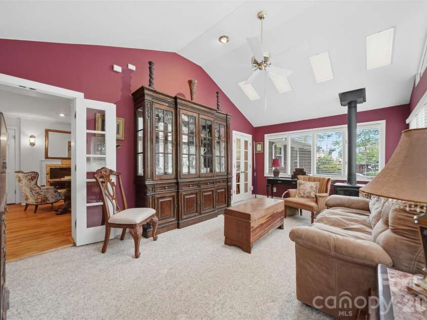 1756 12th Street Drive, Hickory, NC 28601.  MLS# CAR4407511, YatesRealty ID 41311. 