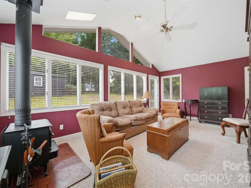 1756 12th Street Drive, Hickory, NC 28601.  MLS# CAR4407511, YatesRealty ID 41311. 