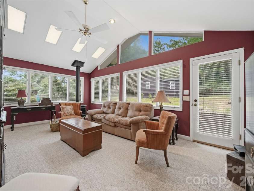 1756 12th Street Drive, Hickory, NC 28601.  MLS# CAR4407511, YatesRealty ID 41311. 