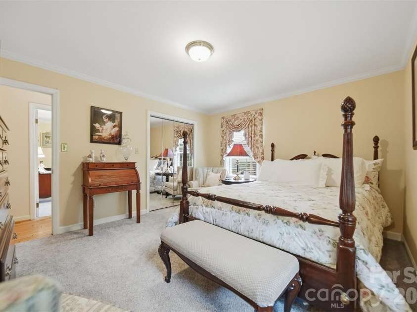 1756 12th Street Drive, Hickory, NC 28601.  MLS# CAR4407511, YatesRealty ID 41311. 