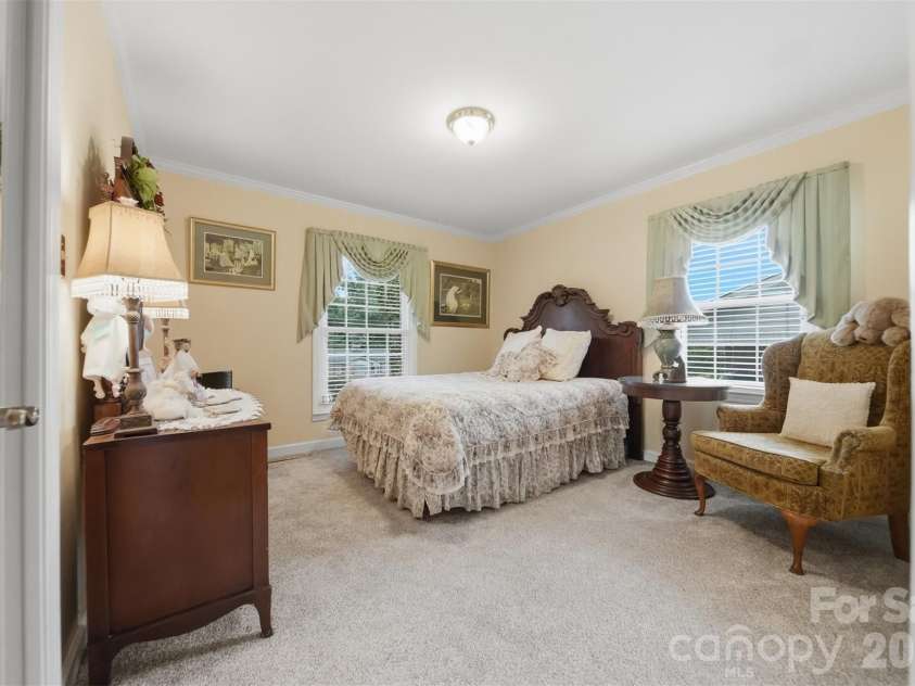 1756 12th Street Drive, Hickory, NC 28601.  MLS# CAR4407511, YatesRealty ID 41311. 