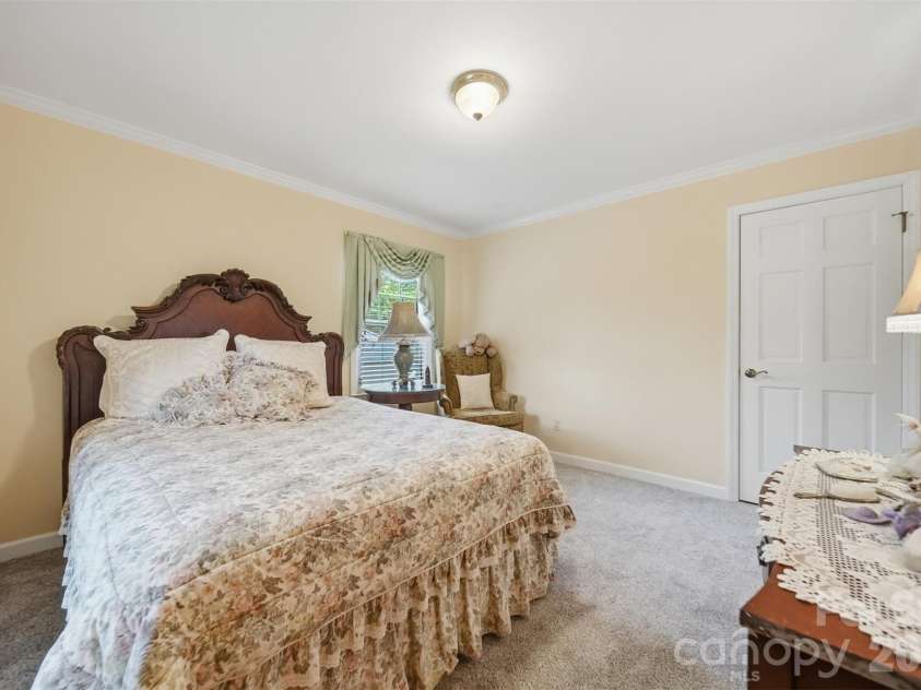 1756 12th Street Drive, Hickory, NC 28601.  MLS# CAR4407511, YatesRealty ID 41311. 