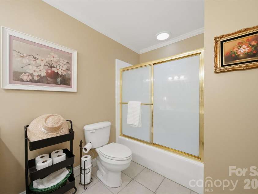 1756 12th Street Drive, Hickory, NC 28601.  MLS# CAR4407511, YatesRealty ID 41311. 