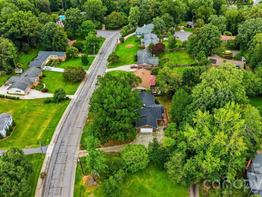 1756 12th Street Drive, Hickory, NC 28601.  MLS# CAR4407511, YatesRealty ID 41311. 