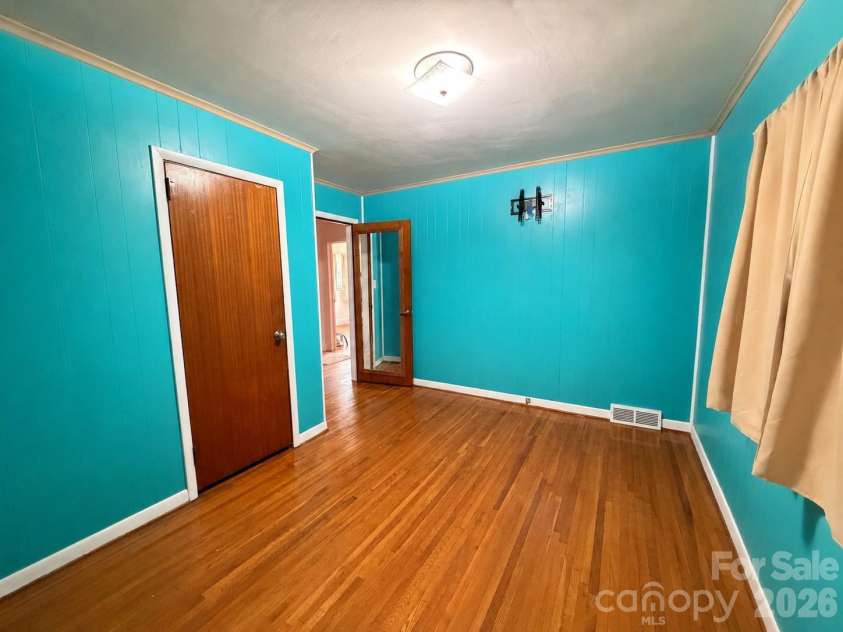 1327 Dresden Drive, Charlotte, NC 28205.  MLS# CAR4408814, YatesRealty ID 41312. Bedroom