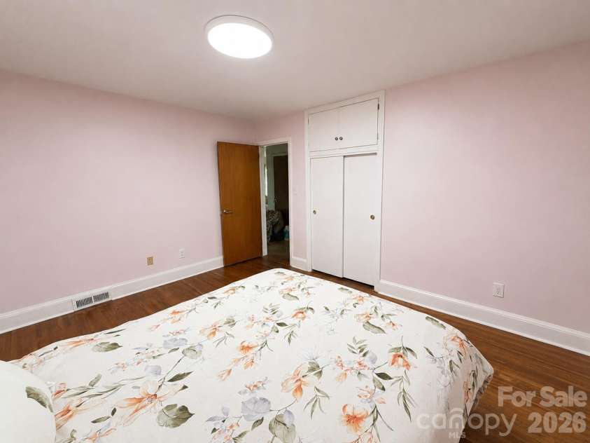 1327 Dresden Drive, Charlotte, NC 28205.  MLS# CAR4408814, YatesRealty ID 41312. Primary Bedroom