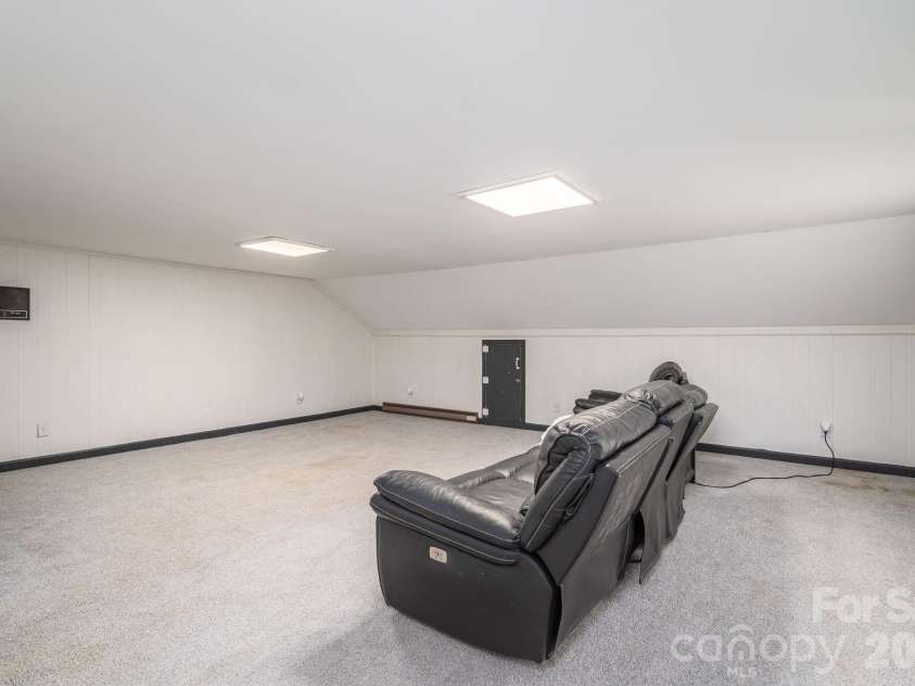 1308 Dumbarton Road, Gastonia, NC 28054.  MLS# CAR4396457, YatesRealty ID 41313. Huge Bonus Room