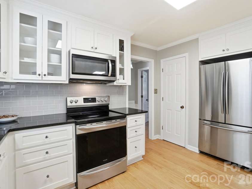 1308 Dumbarton Road, Gastonia, NC 28054.  MLS# CAR4424126, YatesRealty ID 41313. 