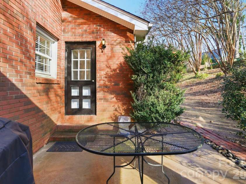 1308 Dumbarton Road, Gastonia, NC 28054.  MLS# CAR4424126, YatesRealty ID 41313. 