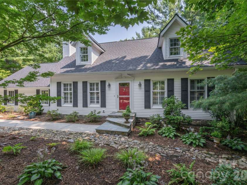 26 Moriah Lane, Asheville, NC 28803.  MLS# CAR4409521, YatesRealty ID 41314. 