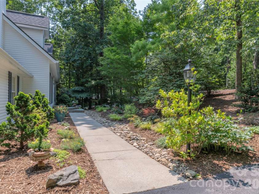 26 Moriah Lane, Asheville, NC 28803.  MLS# CAR4409521, YatesRealty ID 41314. 