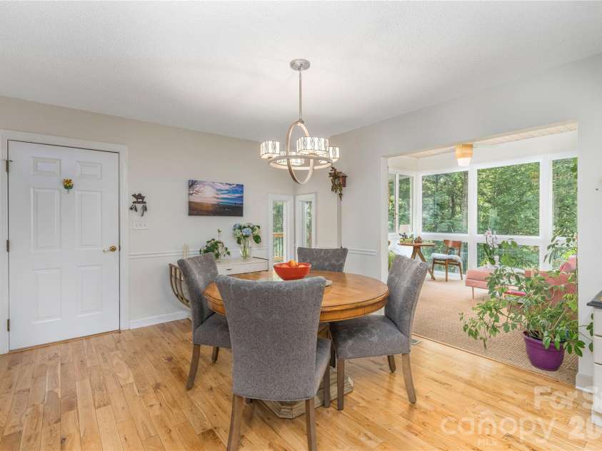 26 Moriah Lane, Asheville, NC 28803.  MLS# CAR4409521, YatesRealty ID 41314. 