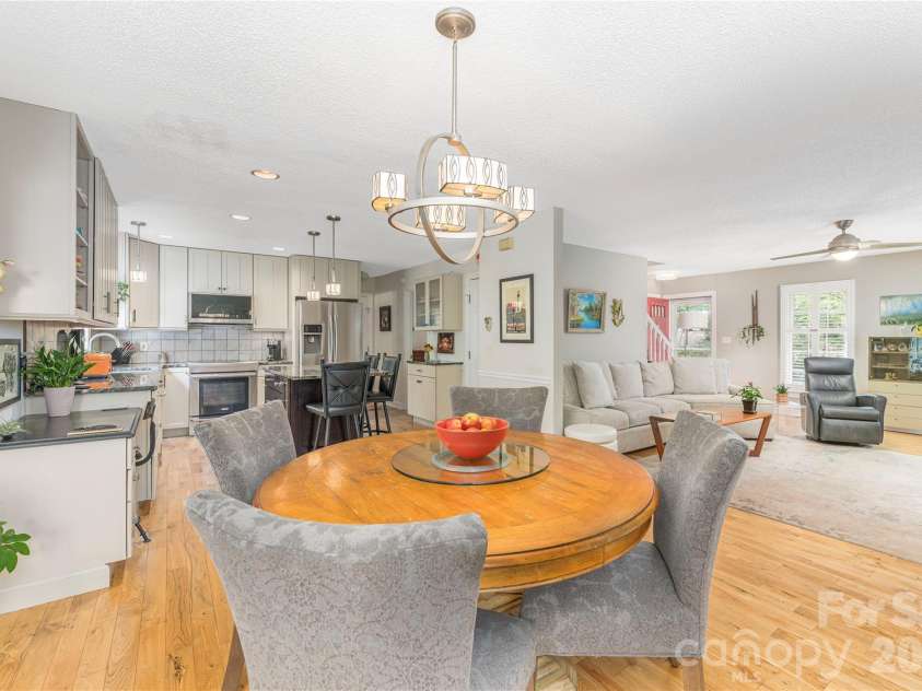 26 Moriah Lane, Asheville, NC 28803.  MLS# CAR4409521, YatesRealty ID 41314. 
