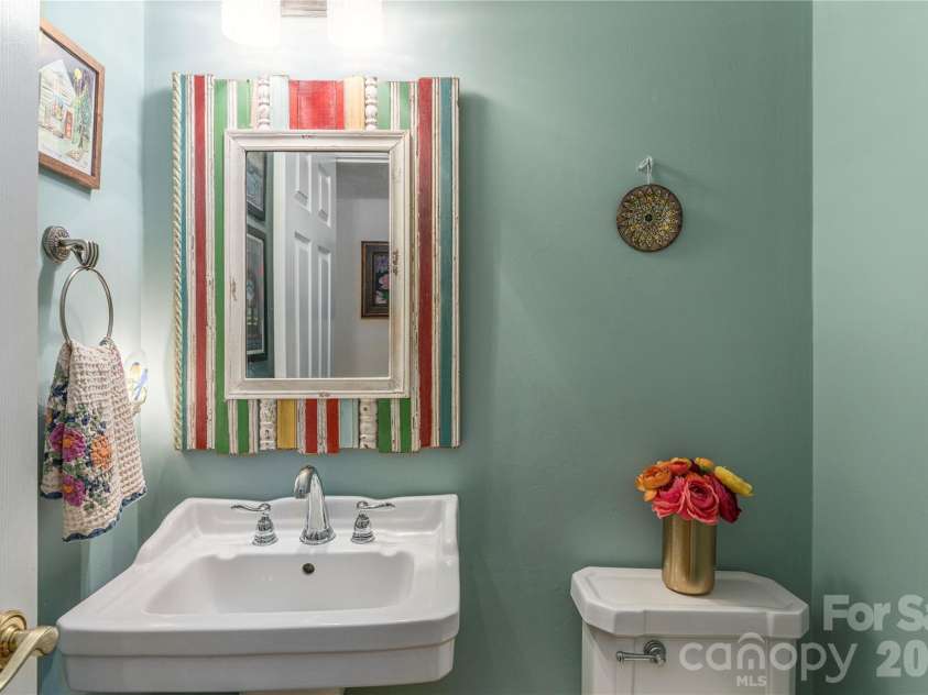 26 Moriah Lane, Asheville, NC 28803.  MLS# CAR4409521, YatesRealty ID 41314. 
