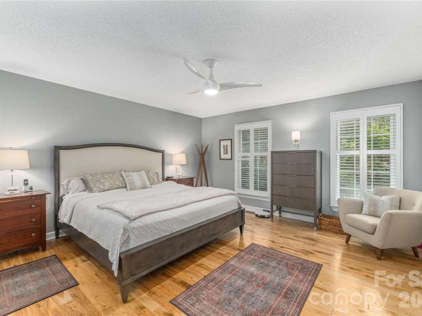 26 Moriah Lane, Asheville, NC 28803.  MLS# CAR4409521, YatesRealty ID 41314. 