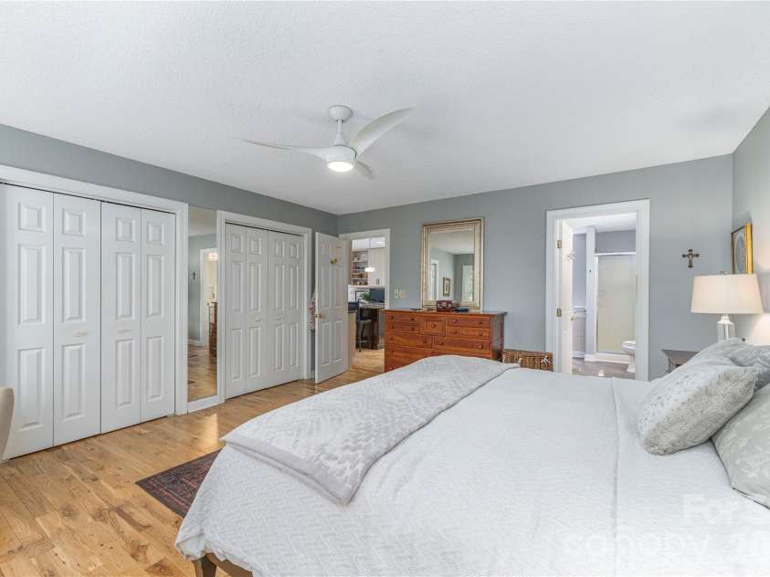 26 Moriah Lane, Asheville, NC 28803.  MLS# CAR4409521, YatesRealty ID 41314. 