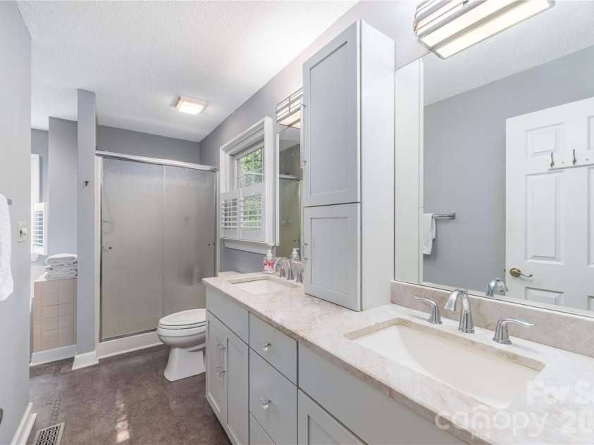 26 Moriah Lane, Asheville, NC 28803.  MLS# CAR4409521, YatesRealty ID 41314. 