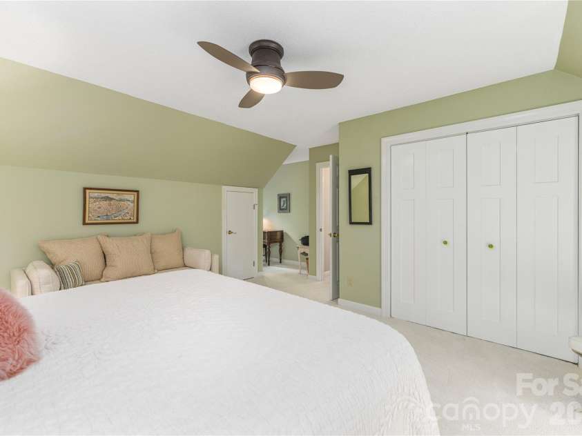 26 Moriah Lane, Asheville, NC 28803.  MLS# CAR4409521, YatesRealty ID 41314. 