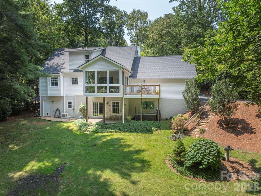 26 Moriah Lane, Asheville, NC 28803.  MLS# CAR4409521, YatesRealty ID 41314. 