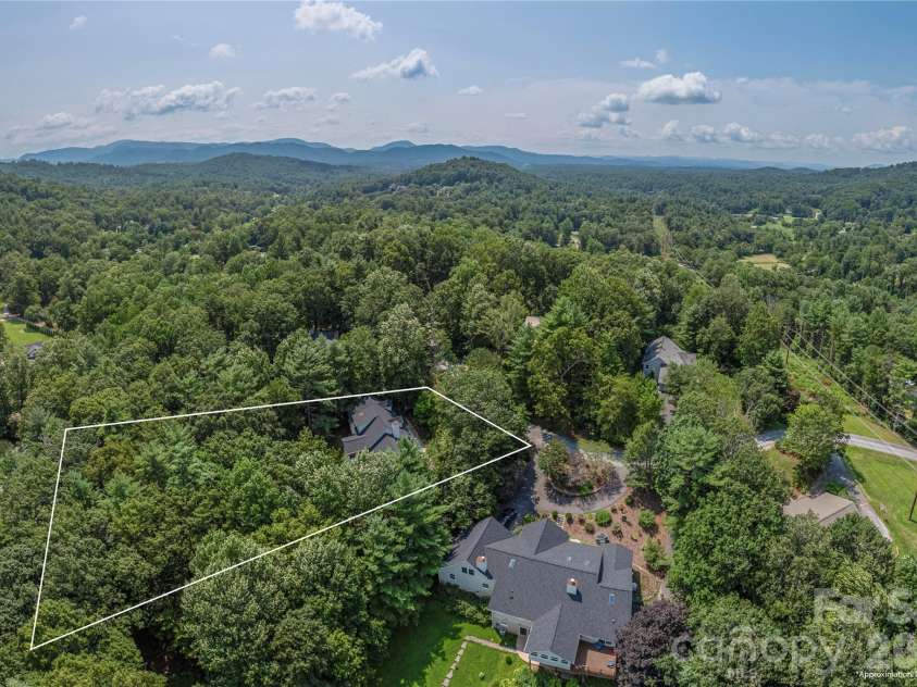 26 Moriah Lane, Asheville, NC 28803.  MLS# CAR4409521, YatesRealty ID 41314. 