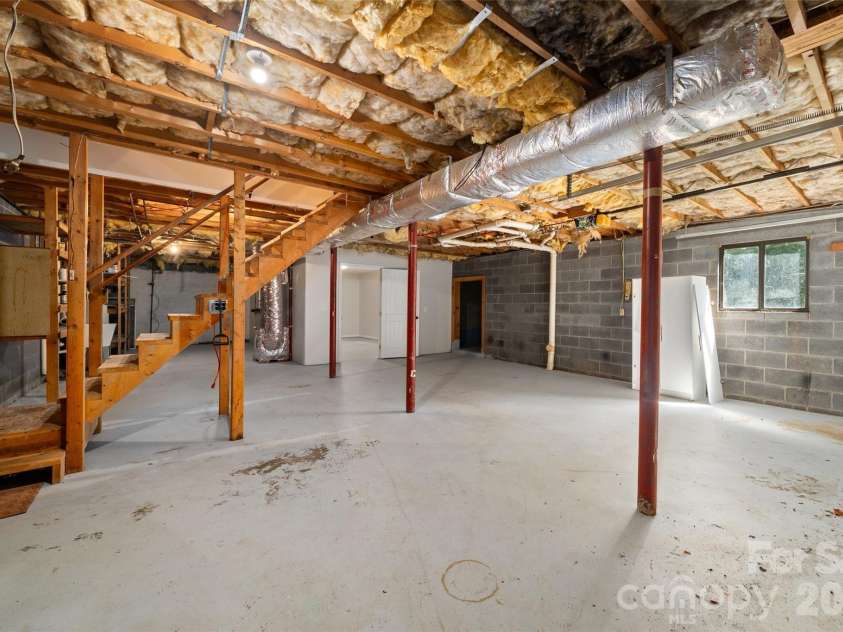 33 Baker Drive, Asheville, NC 28806.  MLS# CAR4406156, YatesRealty ID 41316. Basement