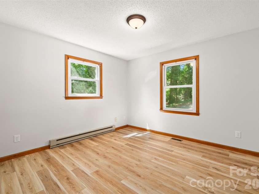 33 Baker Drive, Asheville, NC 28806.  MLS# CAR4406156, YatesRealty ID 41316. Bedroom 2